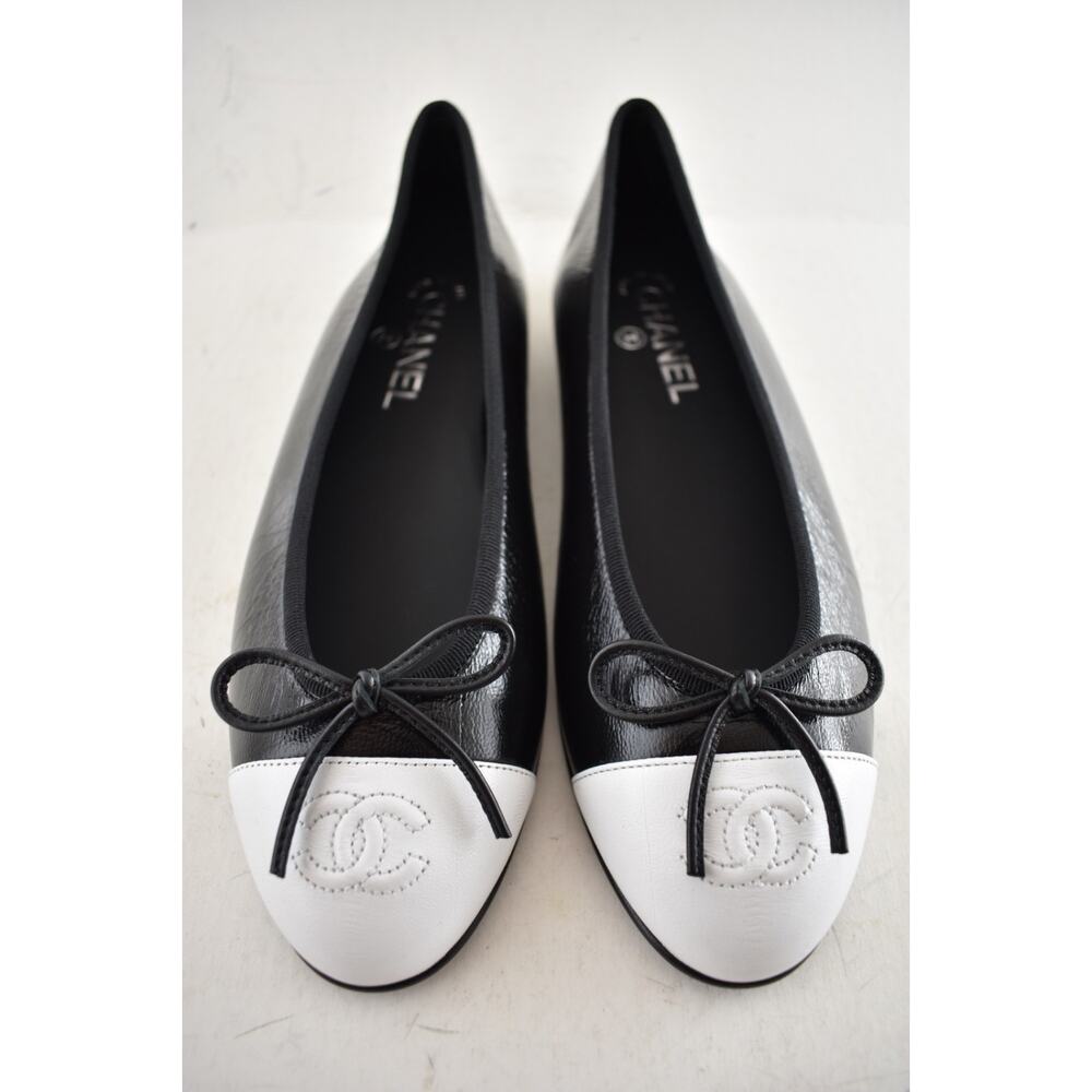 Chanel 26S Black White Crumpled Shiny Lambskin CC Bow Ballet Ballerina Flat 38.5 - Picture 14 of 16